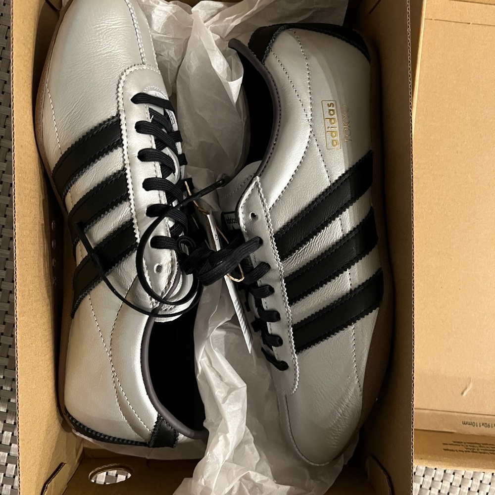 Adidas Originals Tokyo Decon Metallic Silver/ BLK stripe Sneakers Women’s 8.5